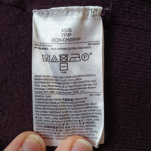 GAP Merino Cardigan - Picture 3 of 3